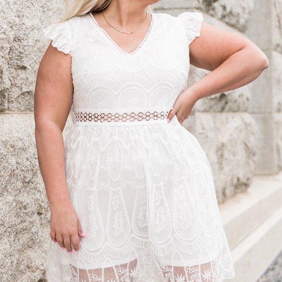 PLUS SIZE FLUTTER SLEEVE LACE DRESS - Picture 5 of 7